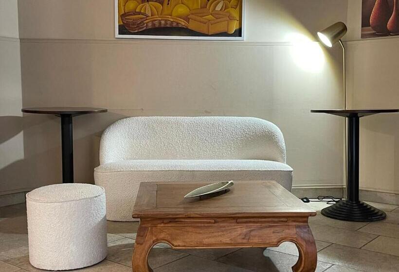 Отель Capomulini 3 Stelle