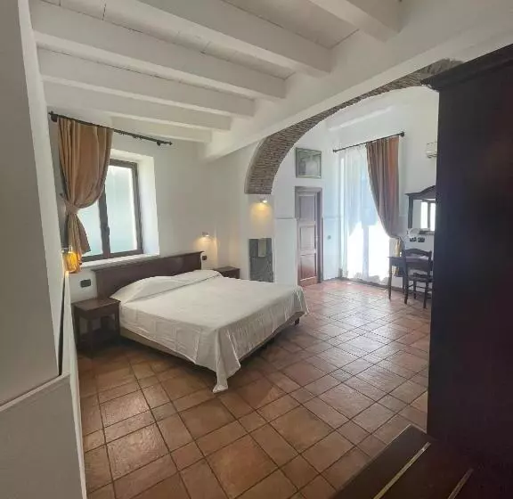 Отель Capomulini 3 Stelle