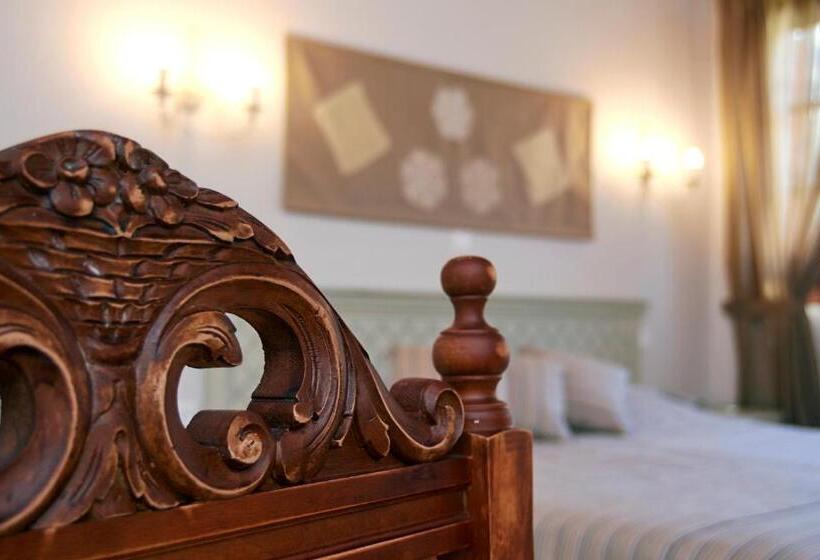 호텔 Iapetos Village