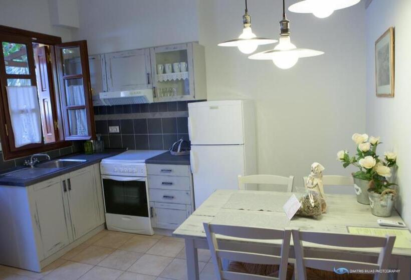 호텔 Iapetos Village