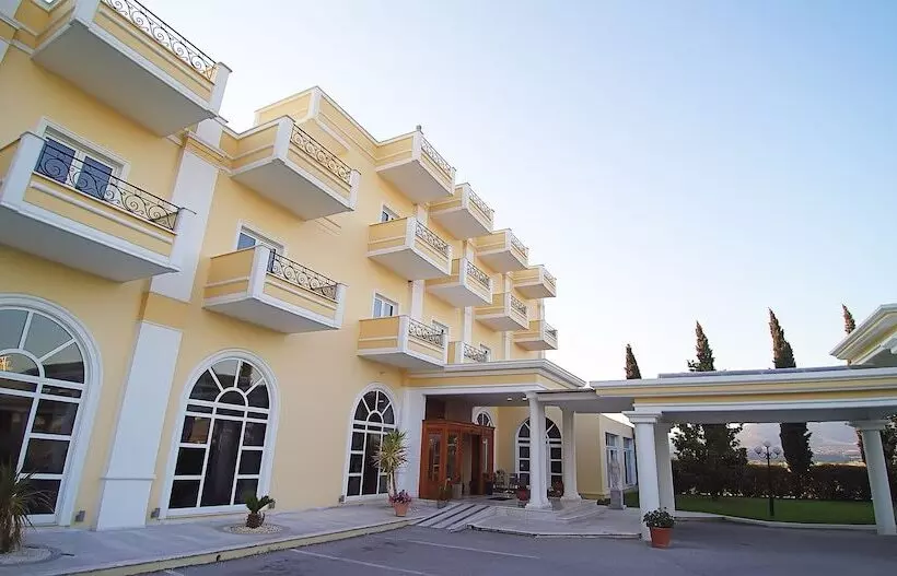 בית מלון כפרי Kouros