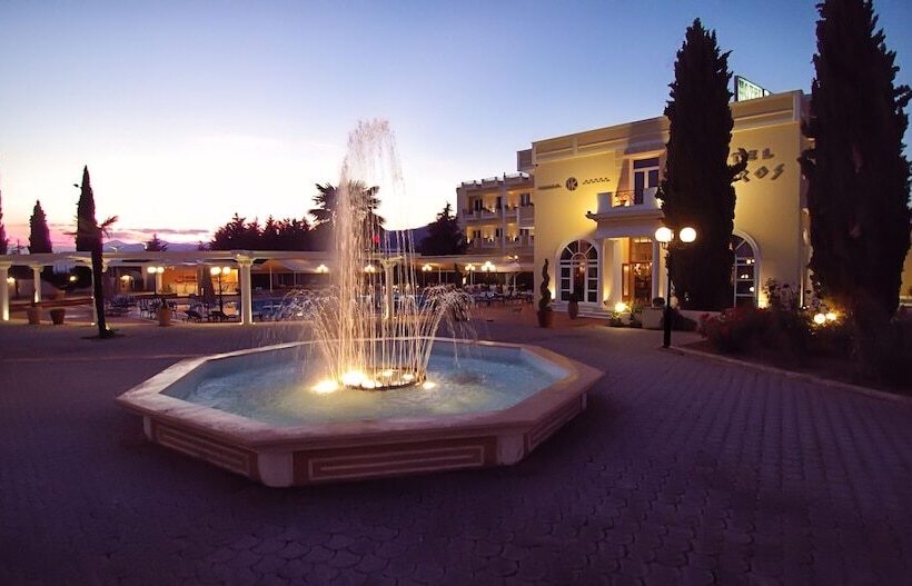 בית מלון כפרי Kouros