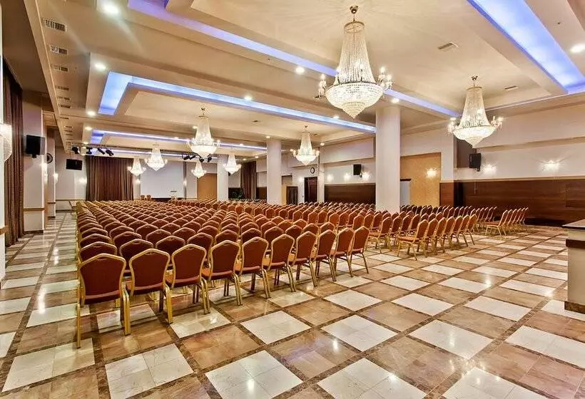 בית מלון כפרי Kouros