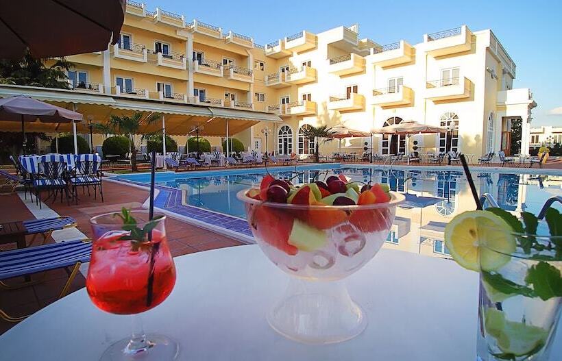 בית מלון כפרי Kouros