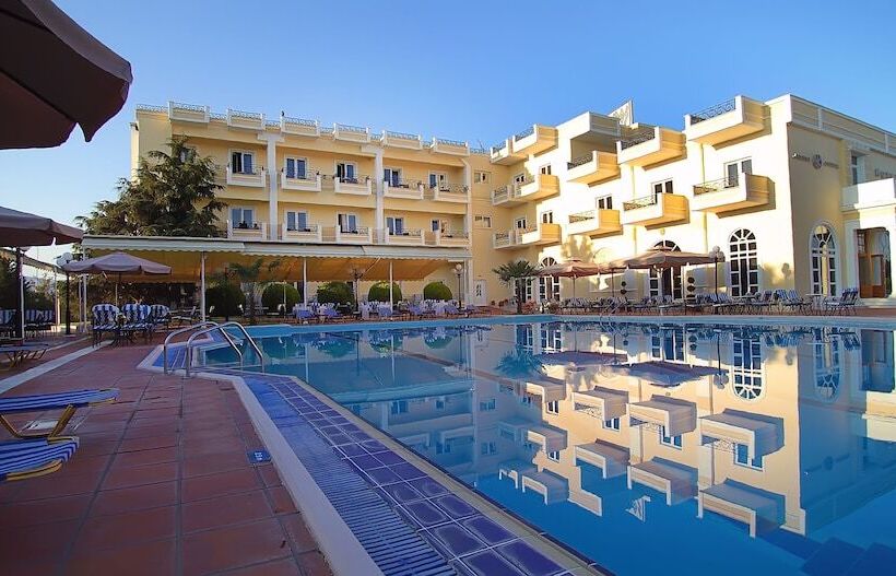 בית מלון כפרי Kouros