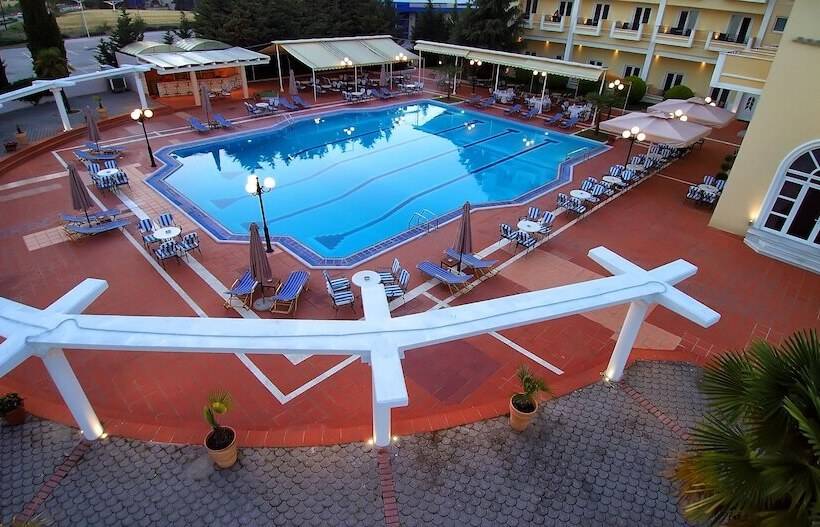 בית מלון כפרי Kouros