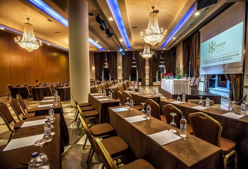 בית מלון כפרי Kouros