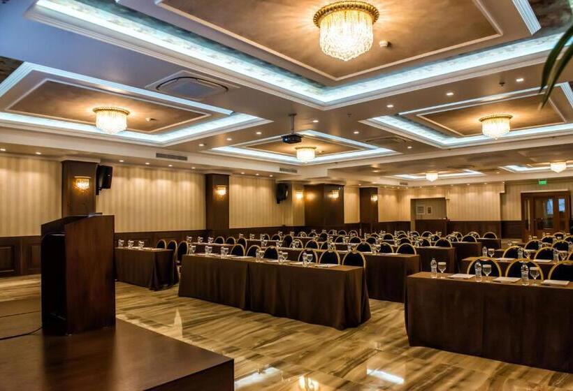 בית מלון כפרי Kouros