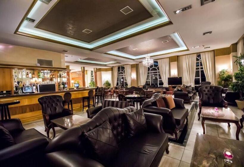 בית מלון כפרי Kouros