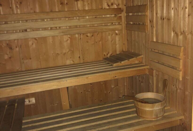 فندق Kyriad Charlevillemezieres