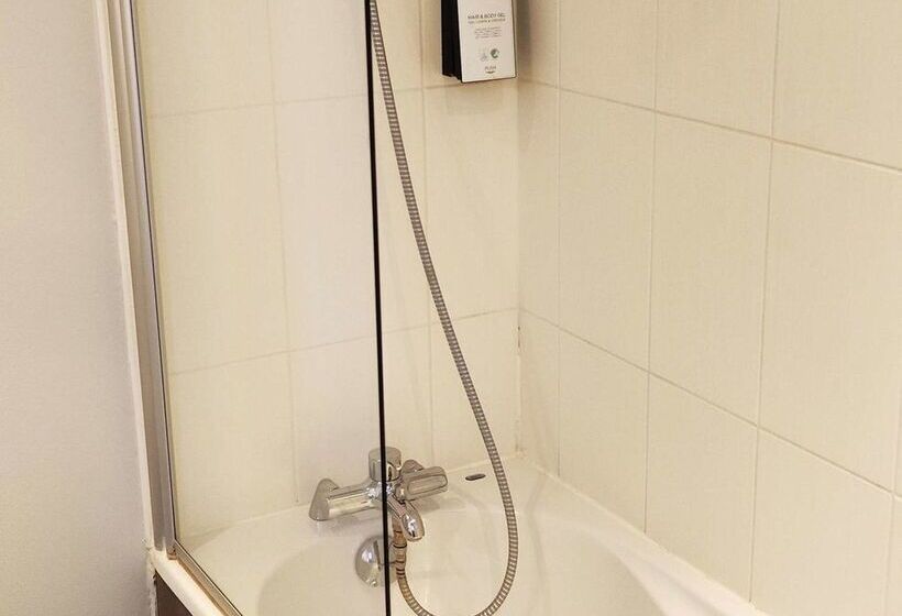 فندق Kyriad Charlevillemezieres