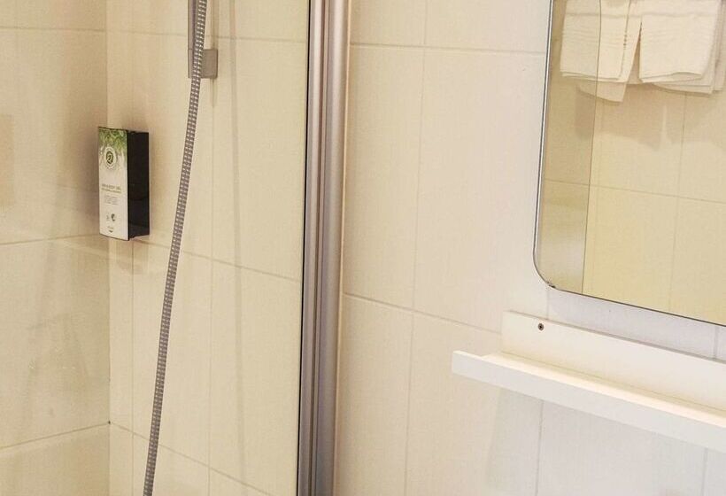 فندق Kyriad Charlevillemezieres