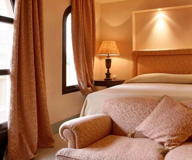 酒店 Le Convivial Luxury Suites & Spa