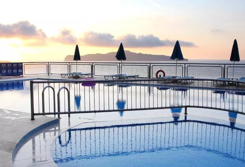 בית מלון כפרי Renieris