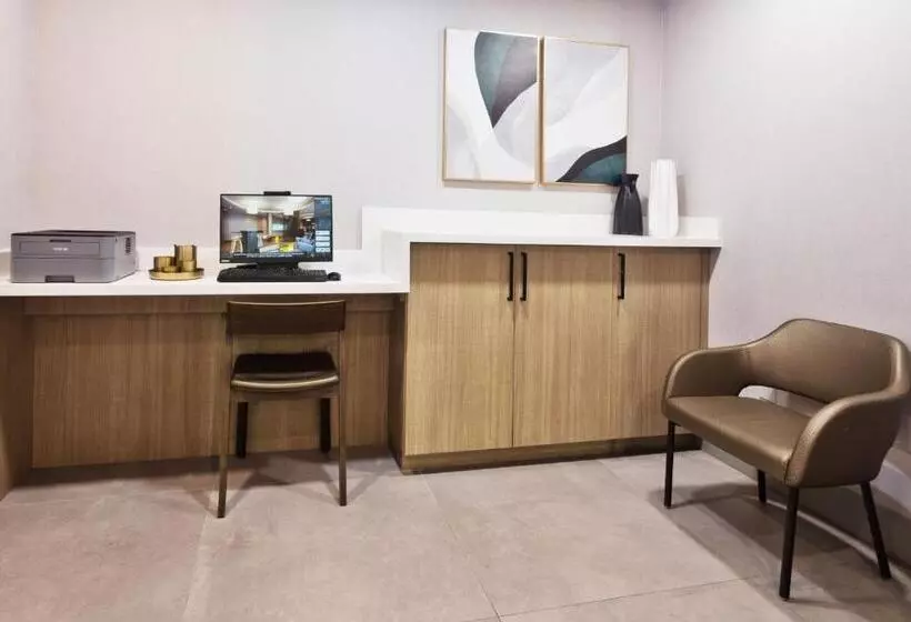 فندق Springhill Suites Birmingham Colonnade