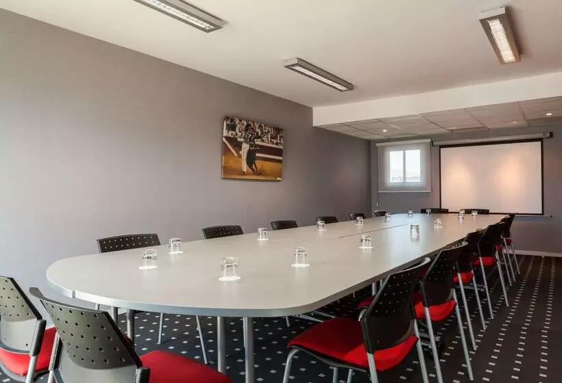 호텔 The Originals City, Hôtel Les Thermes De L Avenue, Dax