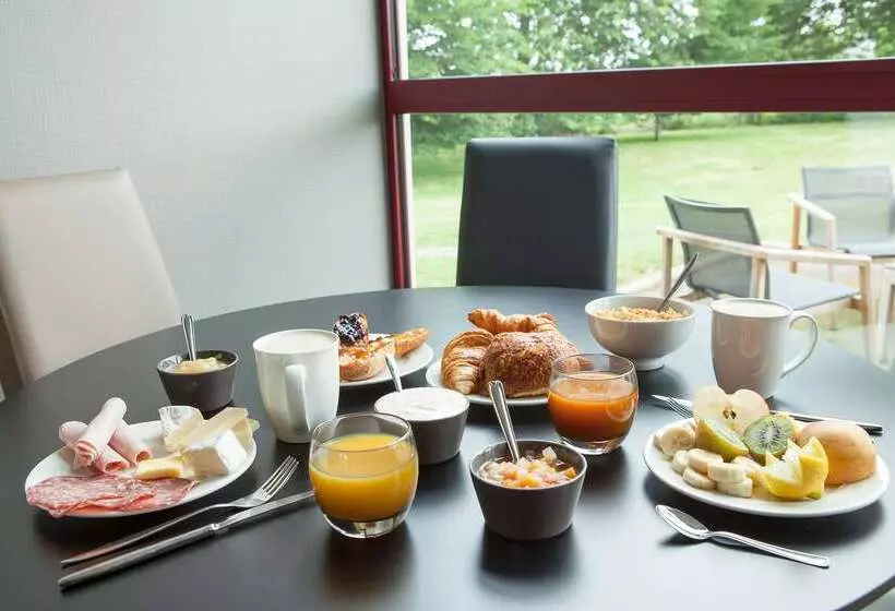 Отель The Originals City, Plume Hôtel, Bressuire