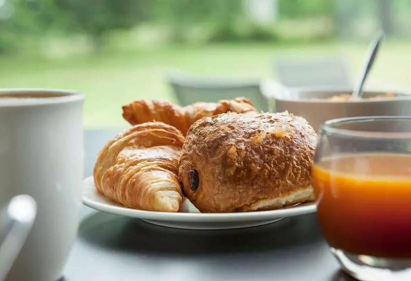 Отель The Originals City, Plume Hôtel, Bressuire