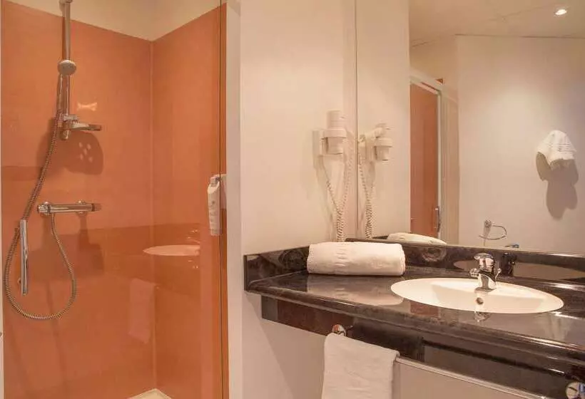 Отель The Originals City, Plume Hôtel, Bressuire