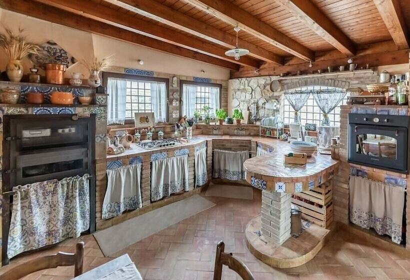 Heritage Cottage In Cianciana With Terrace