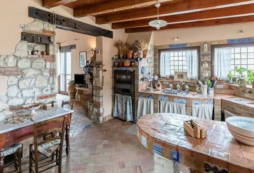 Heritage Cottage In Cianciana With Terrace