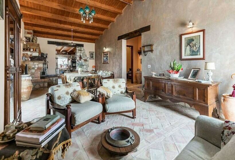 Heritage Cottage In Cianciana With Terrace