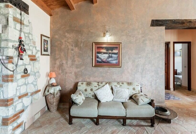 Heritage Cottage In Cianciana With Terrace