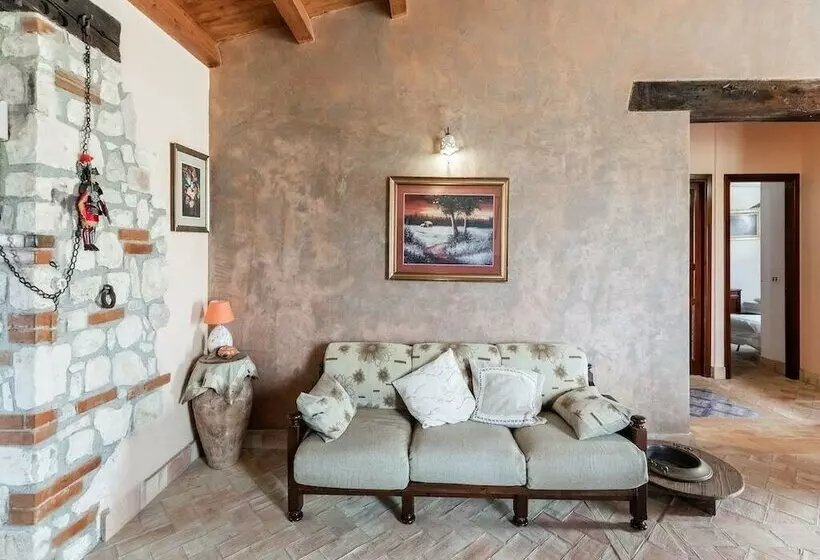 Heritage Cottage In Cianciana With Terrace