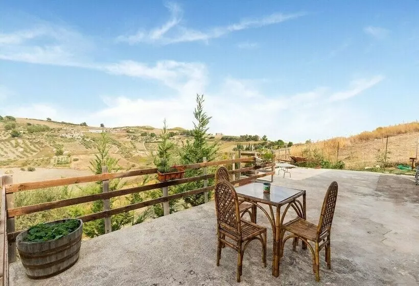 Heritage Cottage In Cianciana With Terrace