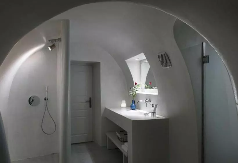 هتل Aria Suites & Villas