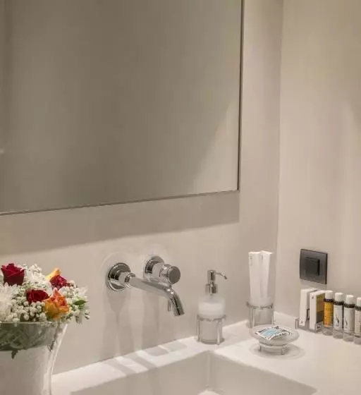 هتل Aria Suites & Villas