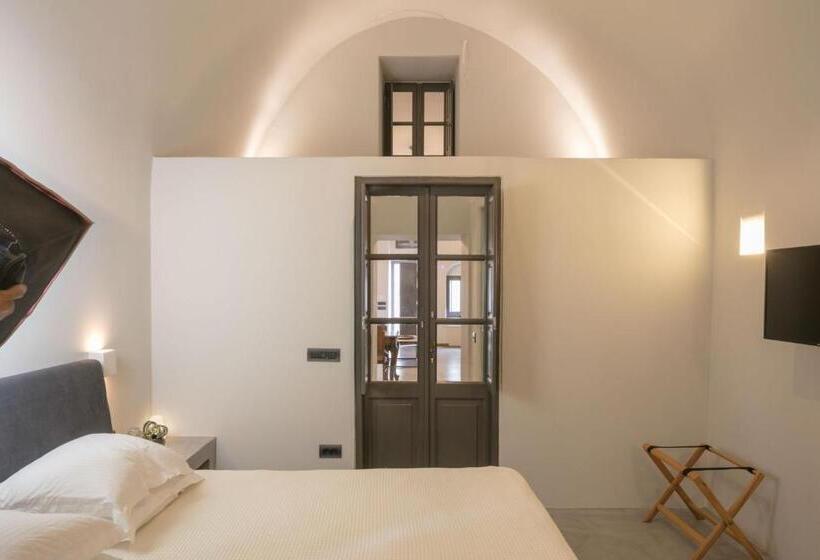 هتل Aria Suites & Villas