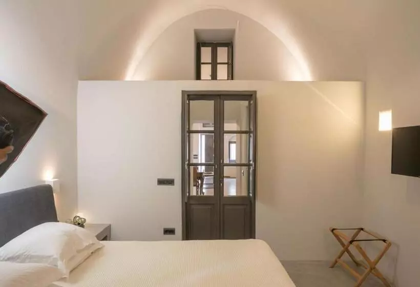 هتل Aria Suites & Villas