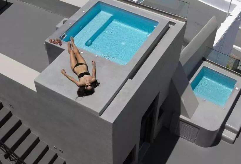 هتل Aria Suites & Villas