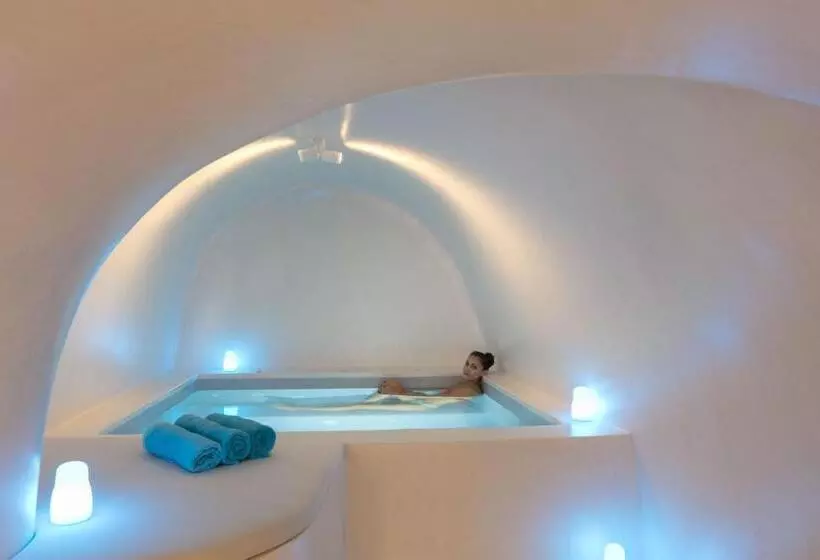 هتل Aria Suites & Villas