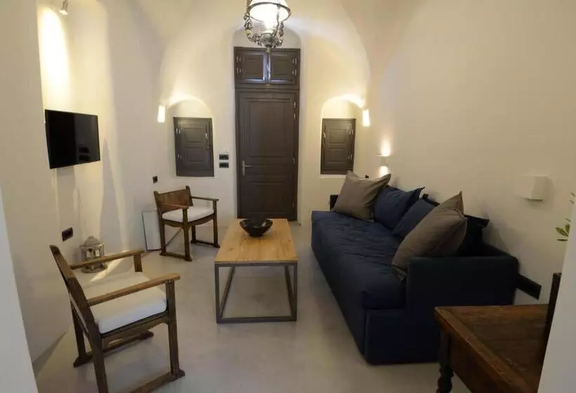 هتل Aria Suites & Villas