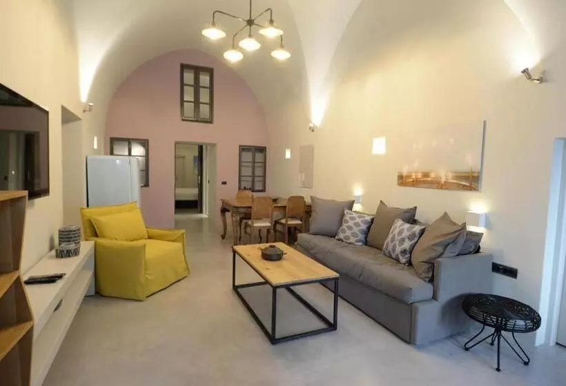 هتل Aria Suites & Villas