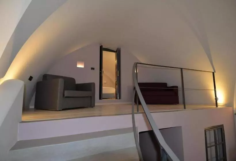 هتل Aria Suites & Villas