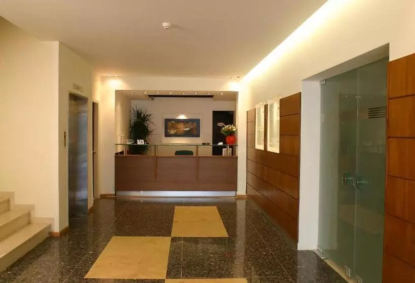 Blue Sea Hotel Alimos