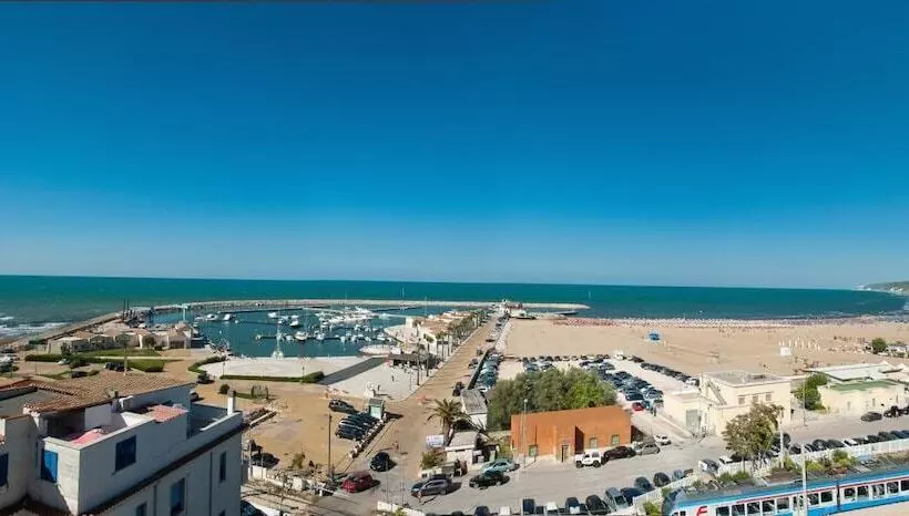 Hotel Borgo Marina