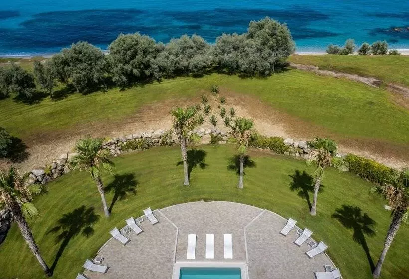 هتل Capovaticano Resort Thalasso Spa