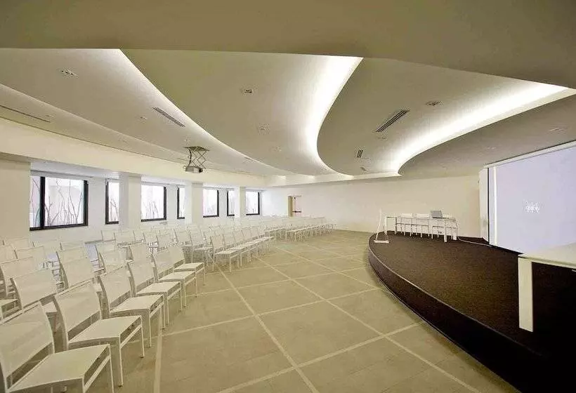 هتل Capovaticano Resort Thalasso Spa