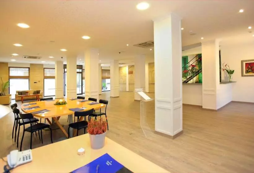 Centrum Hotel   City Center