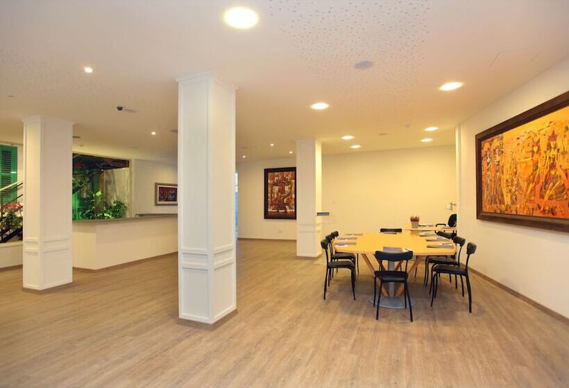 Centrum Hotel   City Center