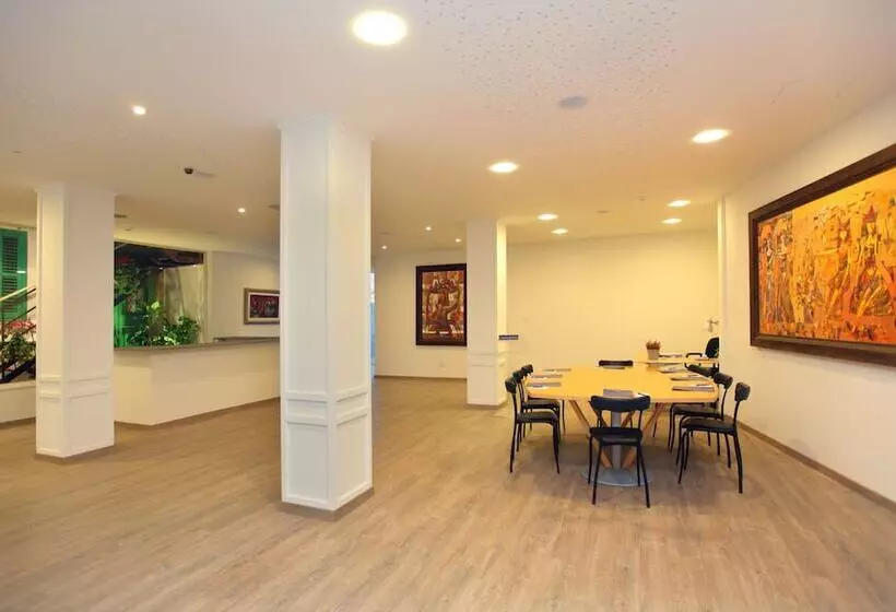 Centrum Hotel   City Center