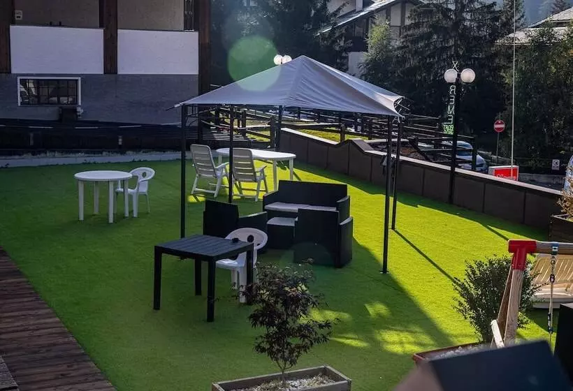 فندق De Champoluc