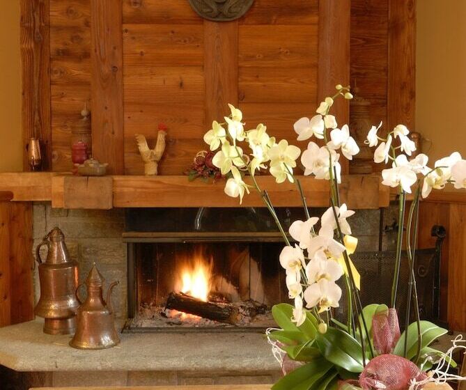 בית מלון כפרי De Champoluc