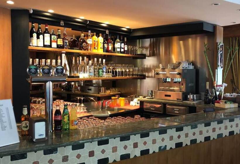 בית מלון כפרי De Champoluc