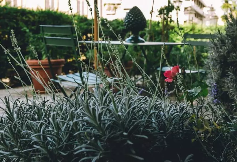 فندق Eveline Portosole