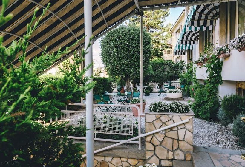 فندق Eveline Portosole